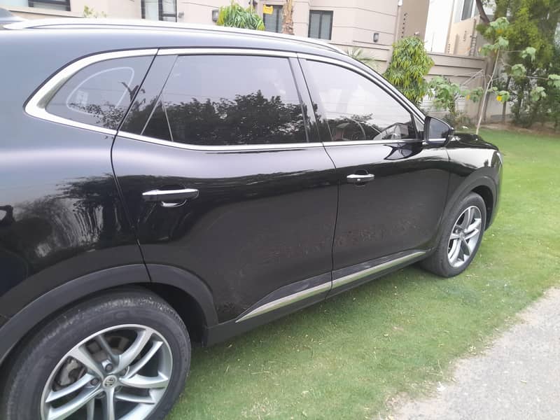 MG HS 6