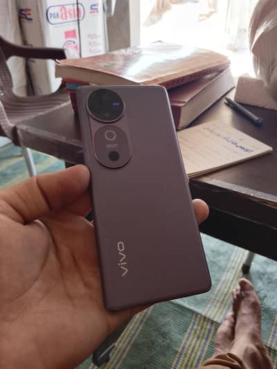 vivo v40 5g 12/256gb lush condition