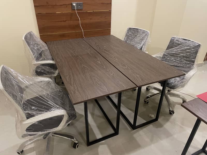 Office table/meeting table 0