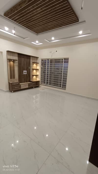 10 Marla Double Storey Luxury House Available For Rent in Royal Orchard Multan