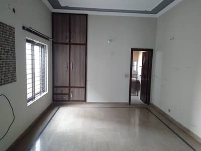8 Marla Park Facing Separate Ground Portion For Rent Wapda Town Phase 2