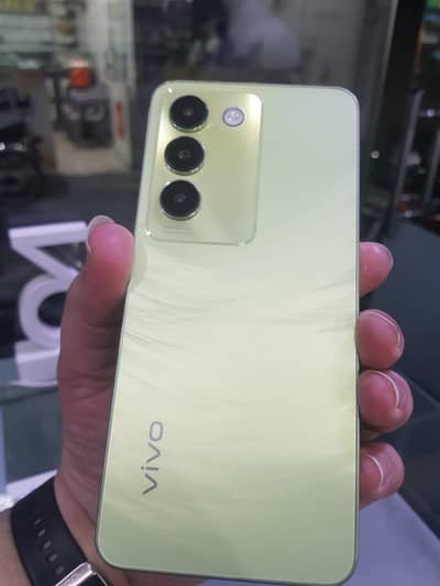 vivo y100