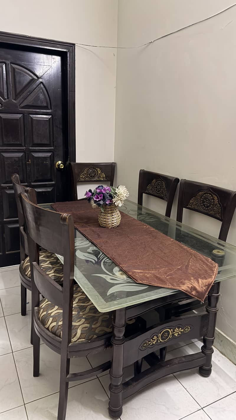 Dining table (interwood) 1