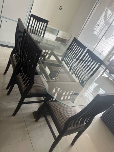 Dinning table with chairs