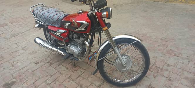 Honda 125 2023 red colour