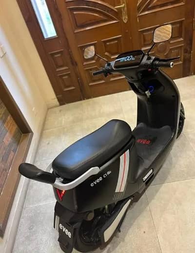 Evee S1 Air Electronic Scooty Model 2025 