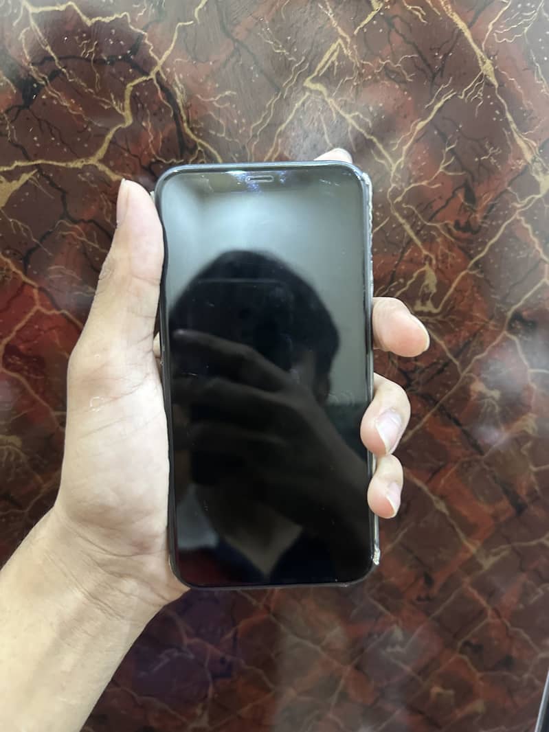 iPhone 11 0