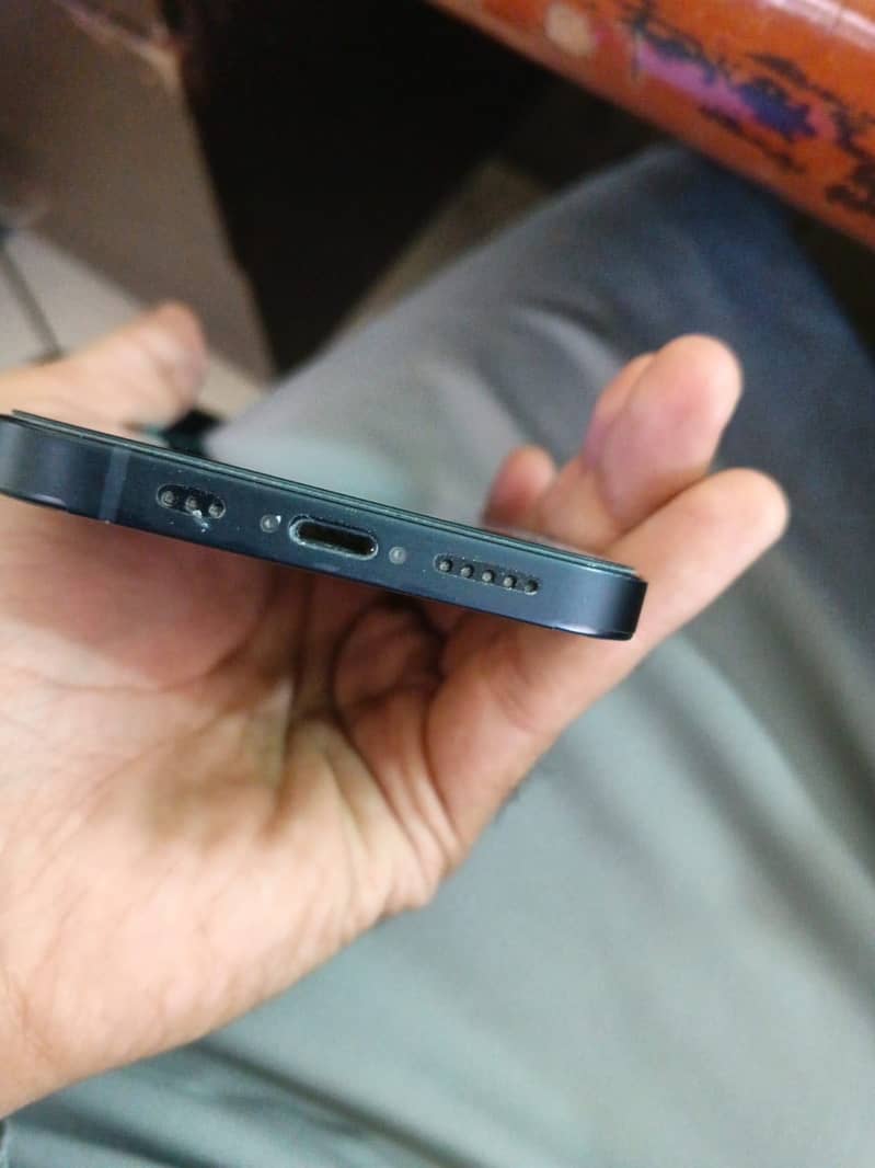 iPhone 12 3