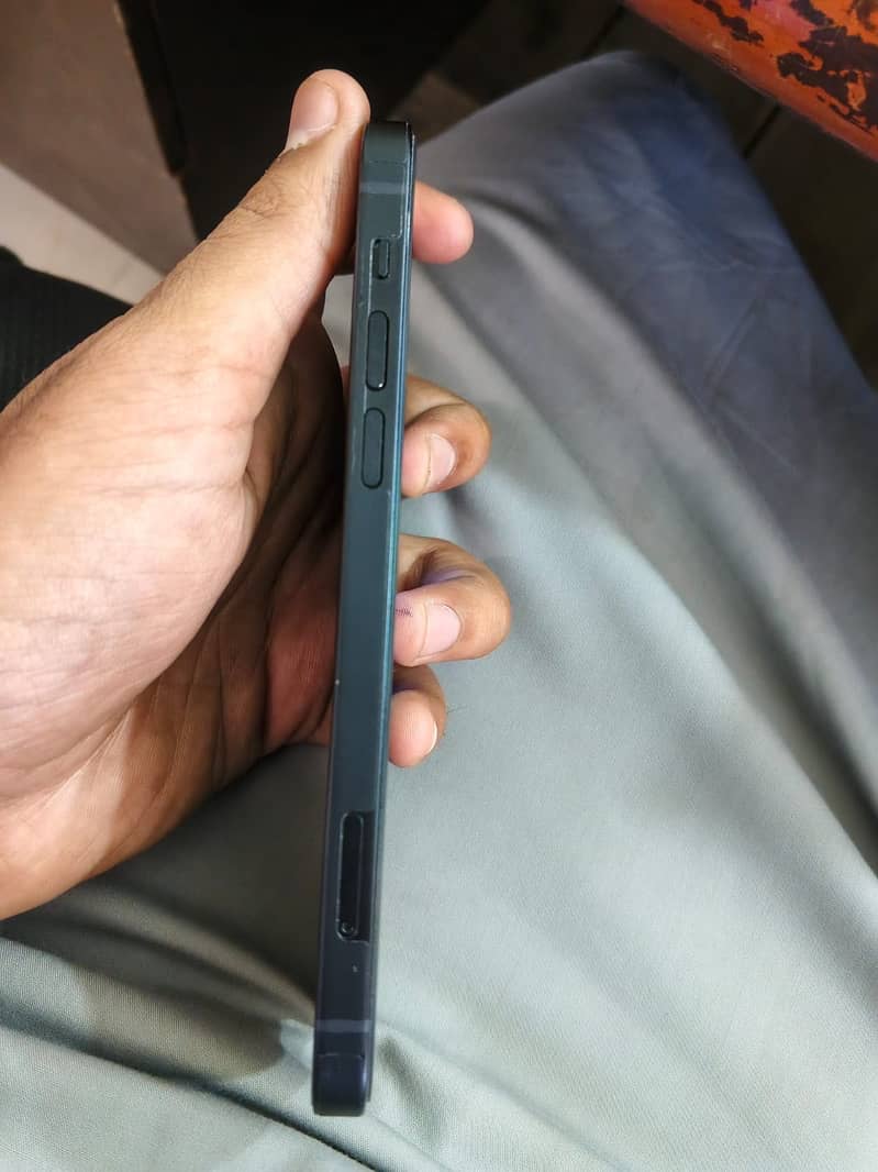 iPhone 12 4