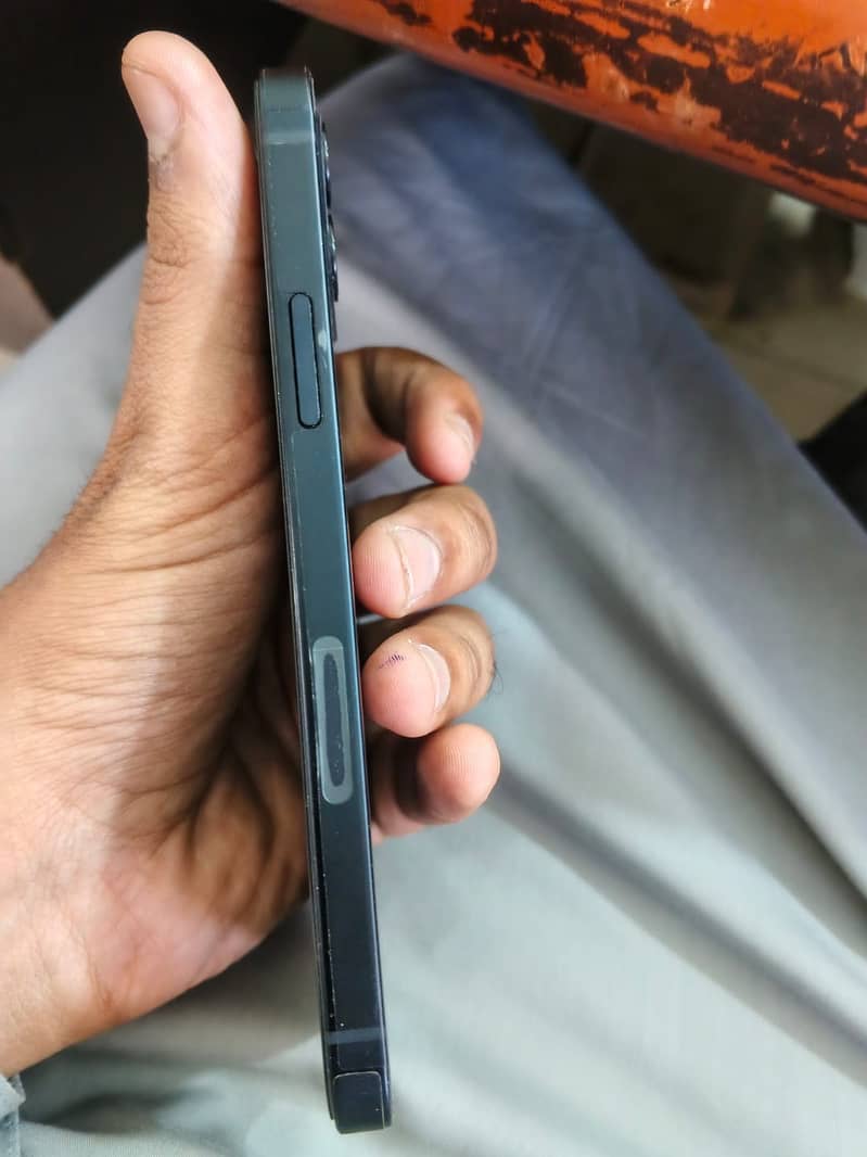 iPhone 12 5