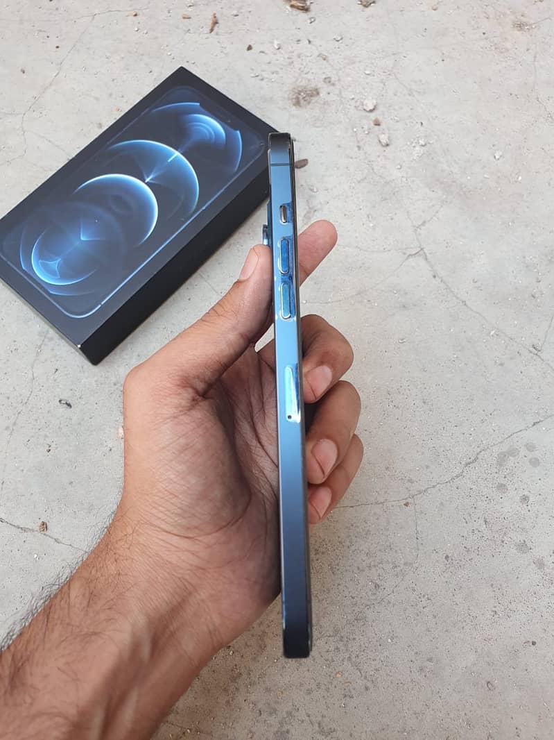 iPhone 12 pro max 2