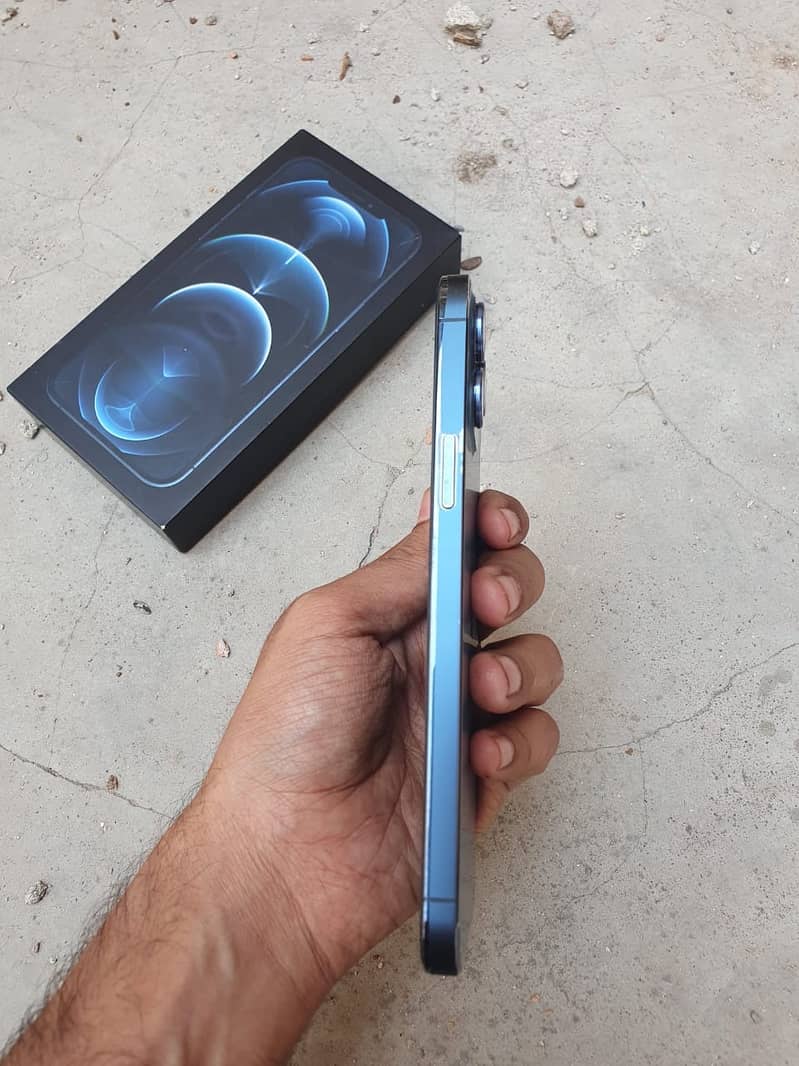 iPhone 12 pro max 3