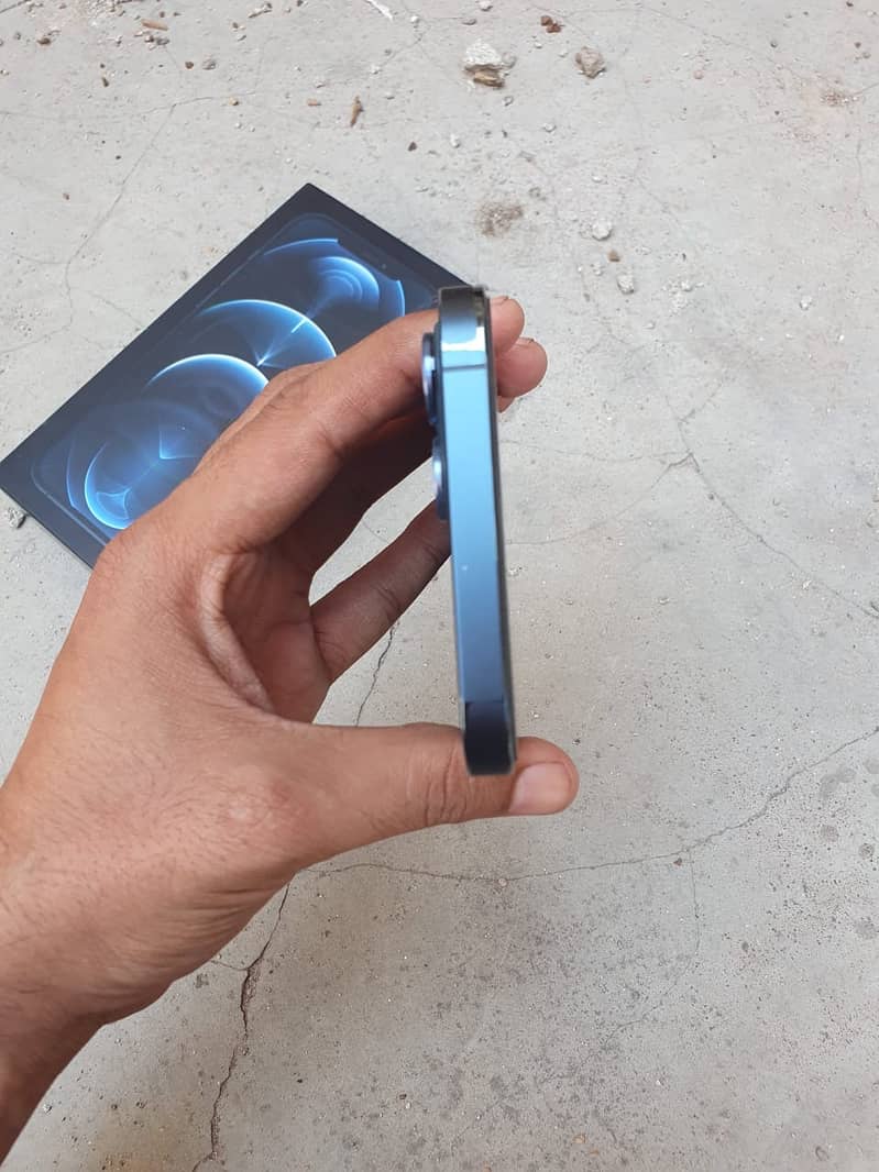 iPhone 12 pro max 4