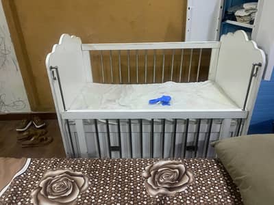 Baby Cot available in a very good condition