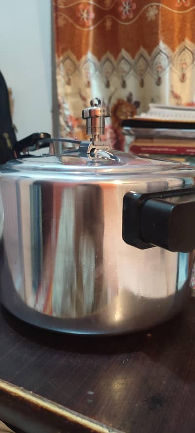 Pressure cooker 5L