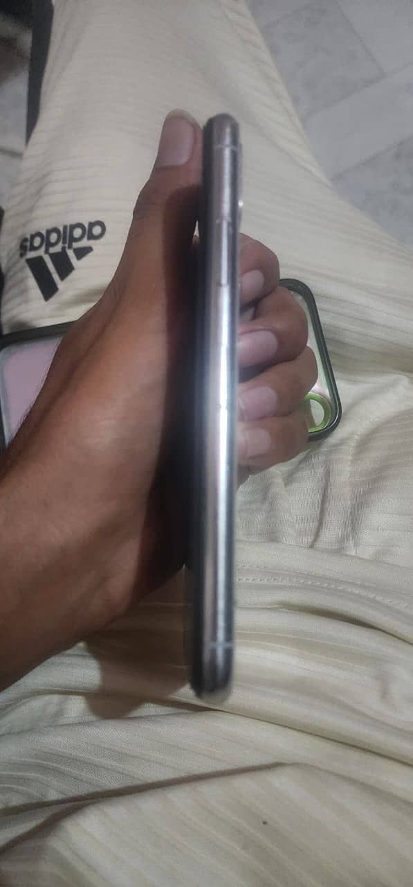 IPhone X 4