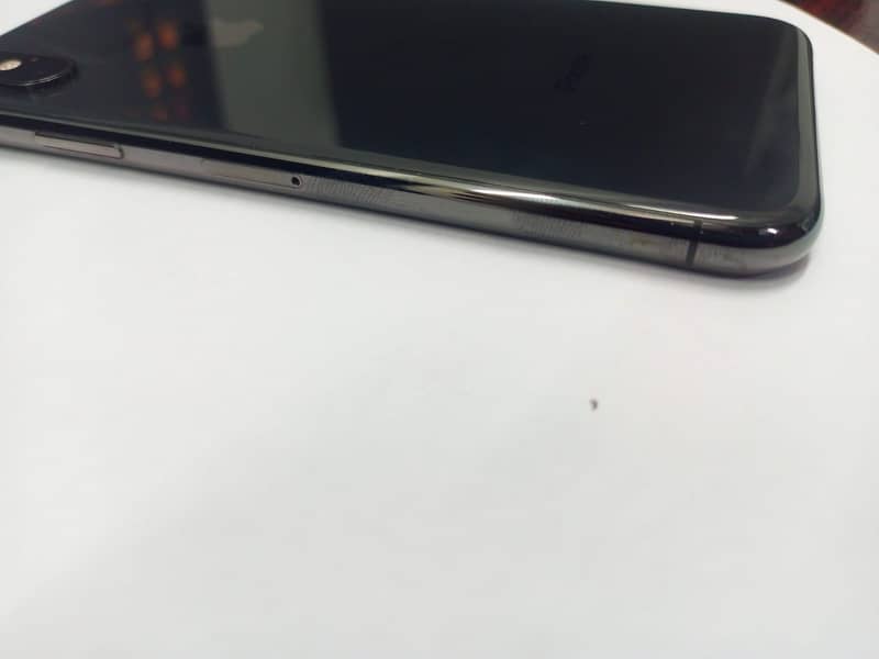 iPhone XS 5