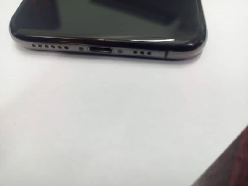 iPhone XS 6
