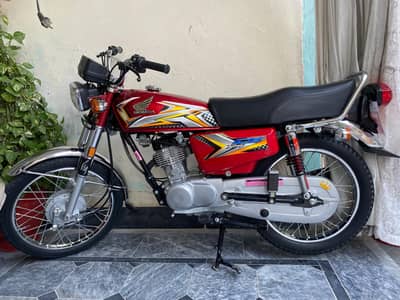 Honda CG 125 FOR SELL. CLEAN AND CLEAN BRAND NEW