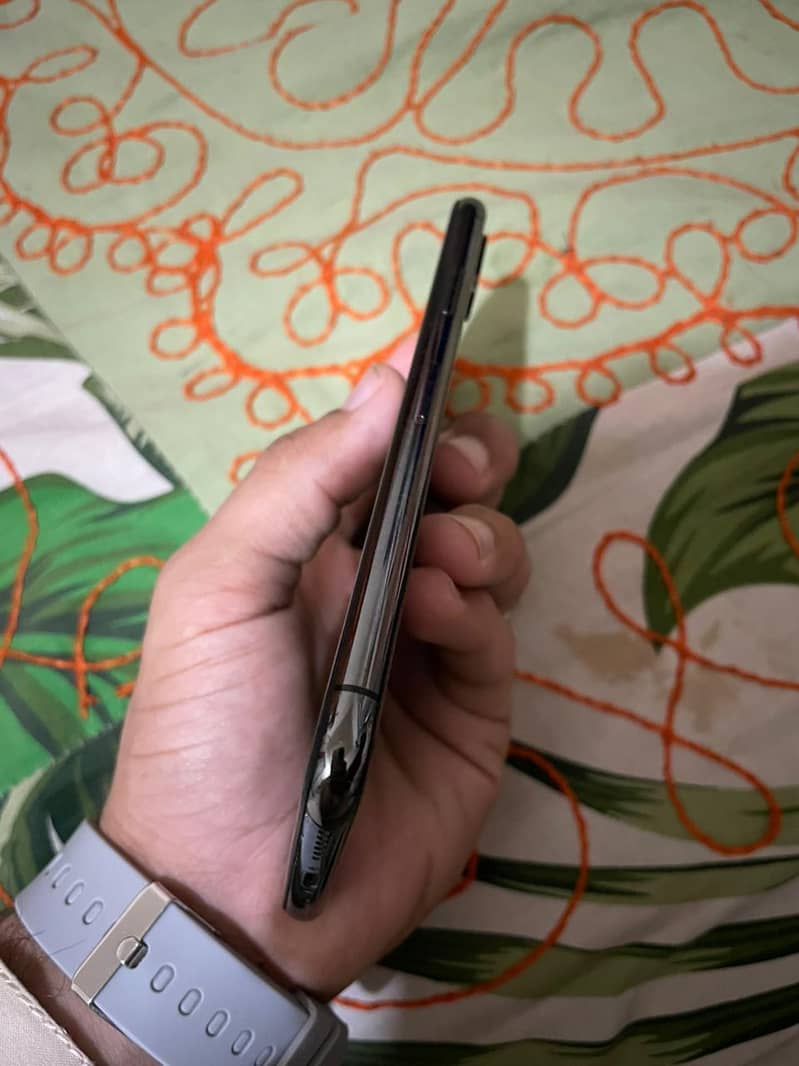 iphone Xs 4