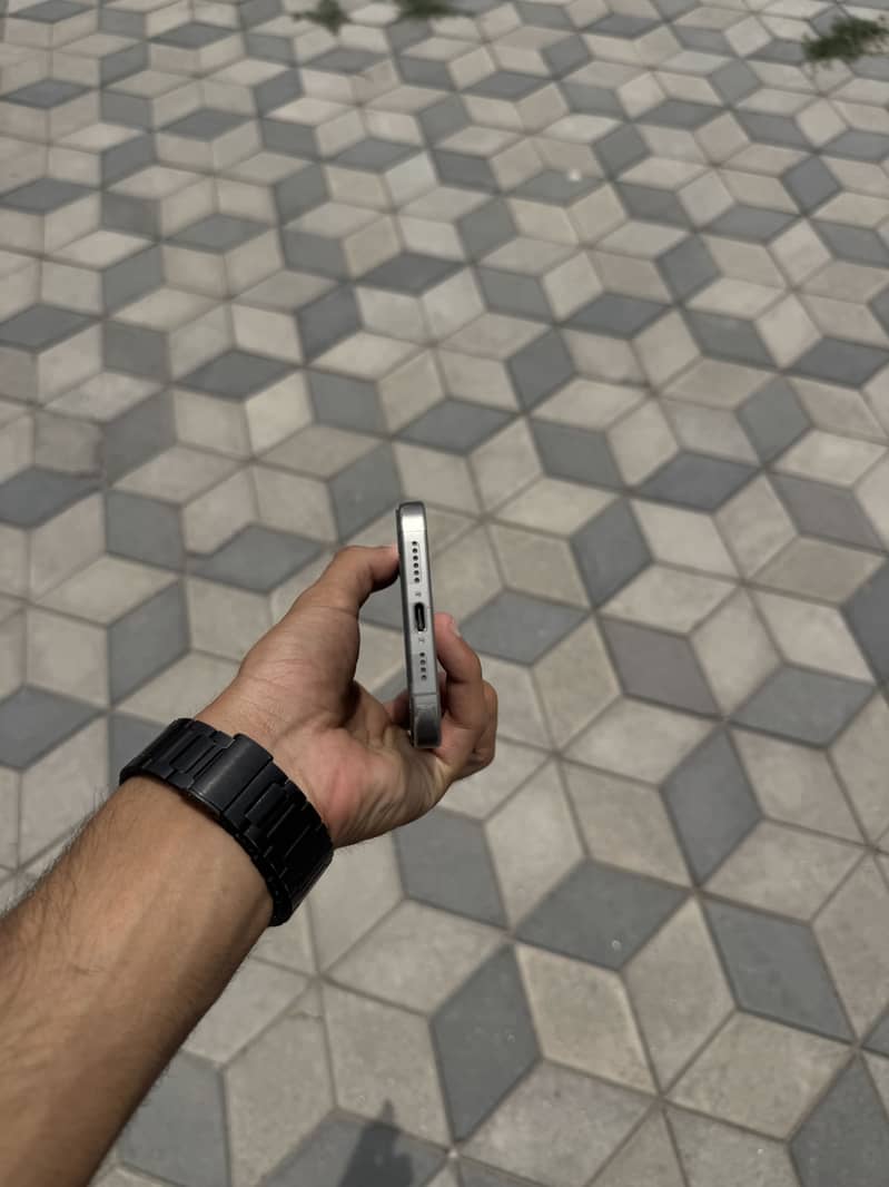 Iphone 15 pro max jv 4