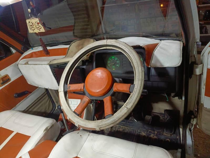 Suzuki bolan 16