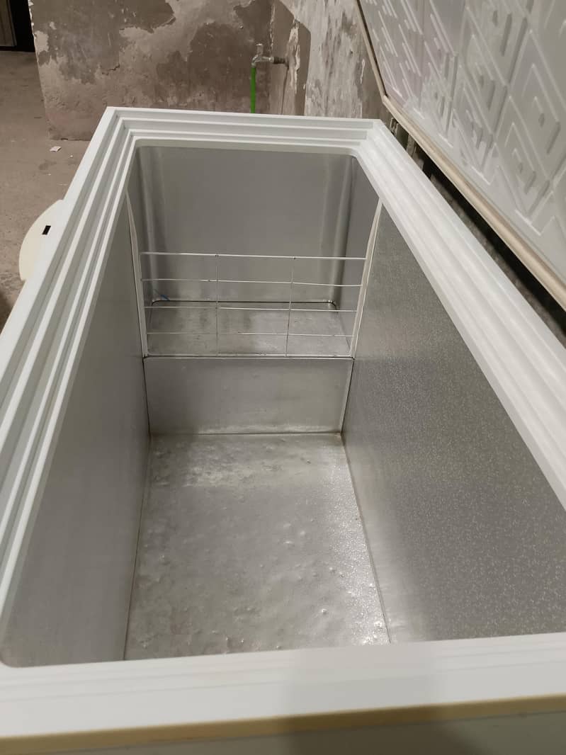 waves deep freezer 1