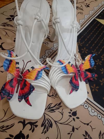branded ZARA heel
