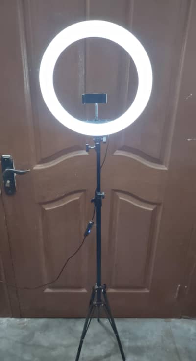 Ring light.