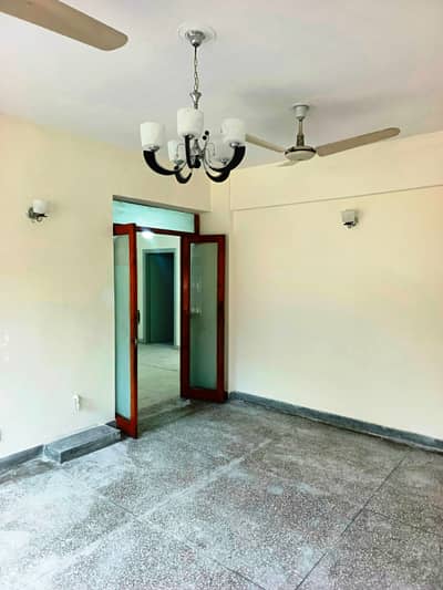 10 Marla Ground Floor Flat For Sale In Askari 5 Gulberg 3 Lahore