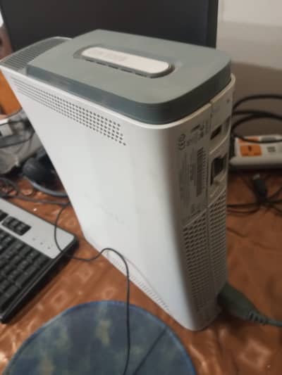 XBOX 360 JASPER MODEL condition 10/10 he