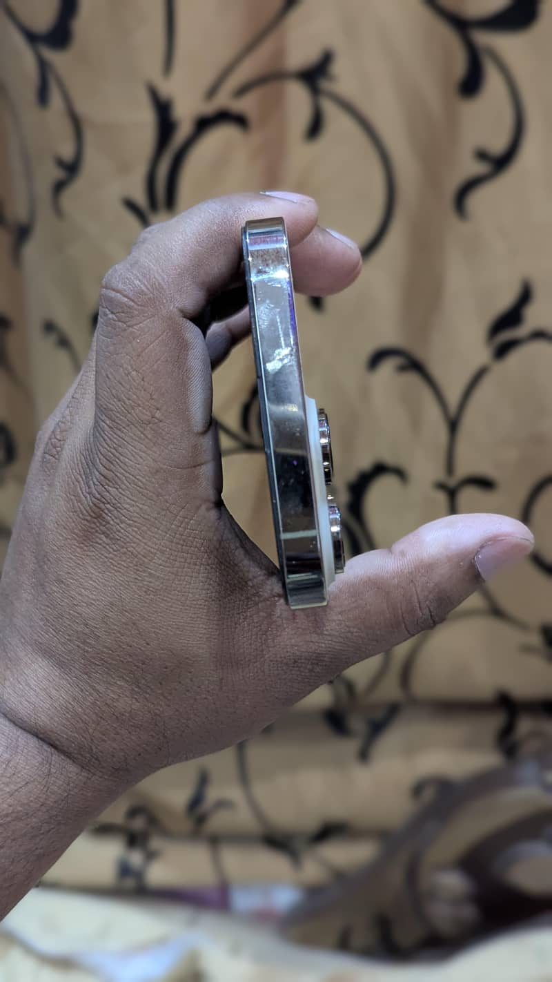IPHONE 14 PRO MAX 4