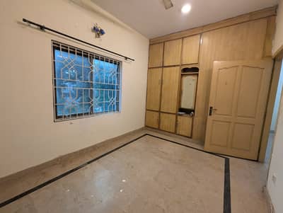 Portion for rent for females bachelors