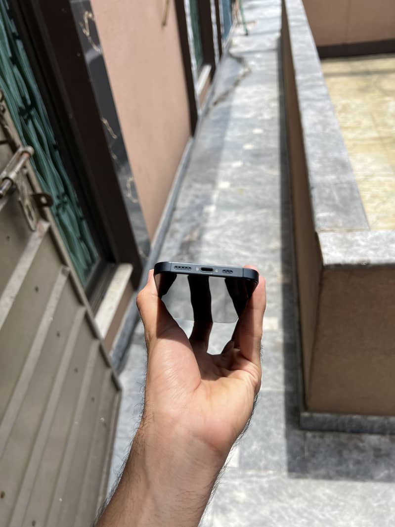 iPhone 13 5