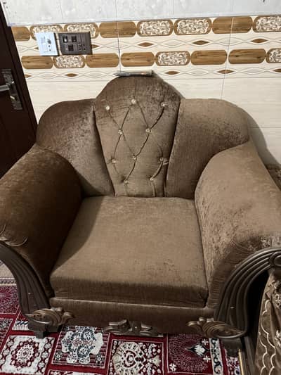 Premium Velvet Crown Sofa – Elegant & Comfortable