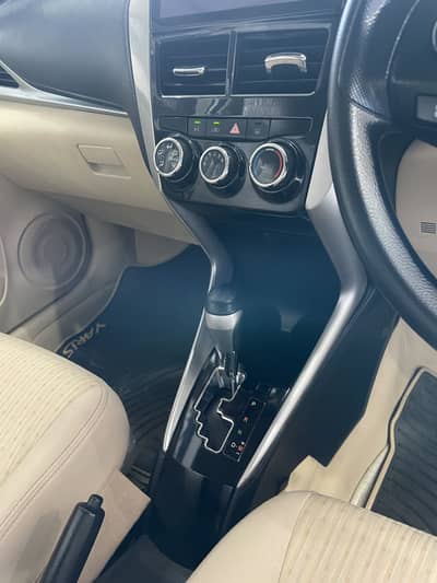 Toyota Yaris ATIV 1.3 Auto CVTI