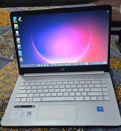 HP intel celeron (R) N4120 8GB ram 128GB