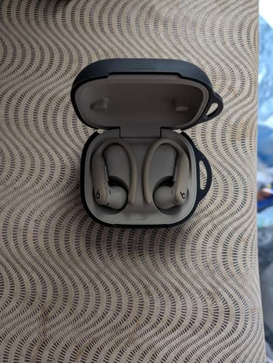 Power beats pro 2 - mint condition