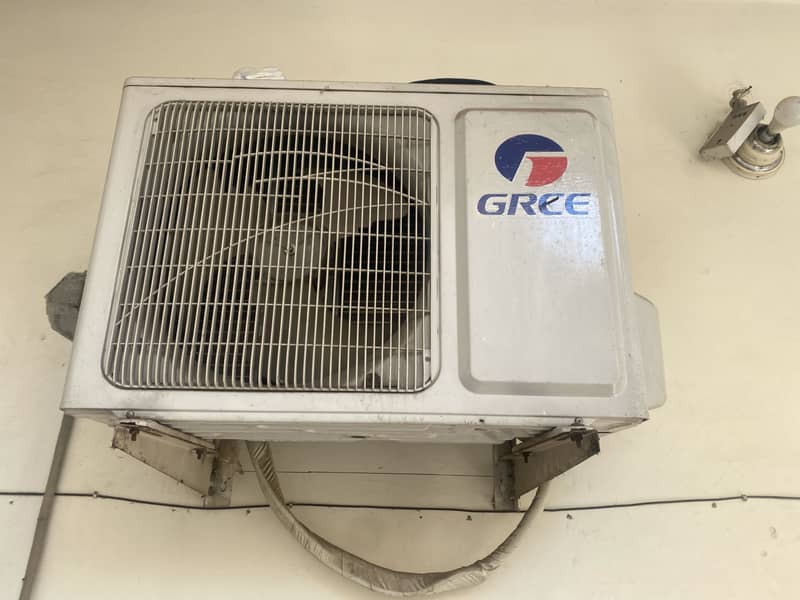 GREE SPLIT AC 4