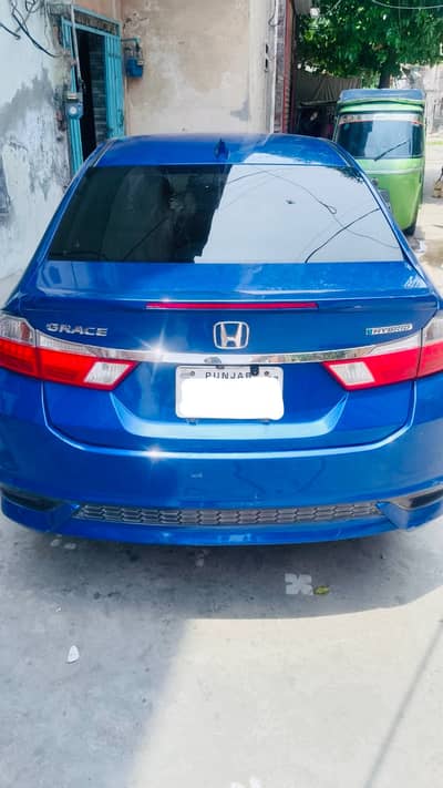 Honda Grace Hybrid