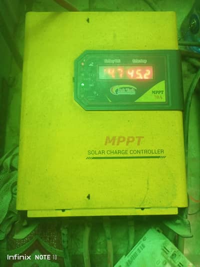 Mppt solar charge controller