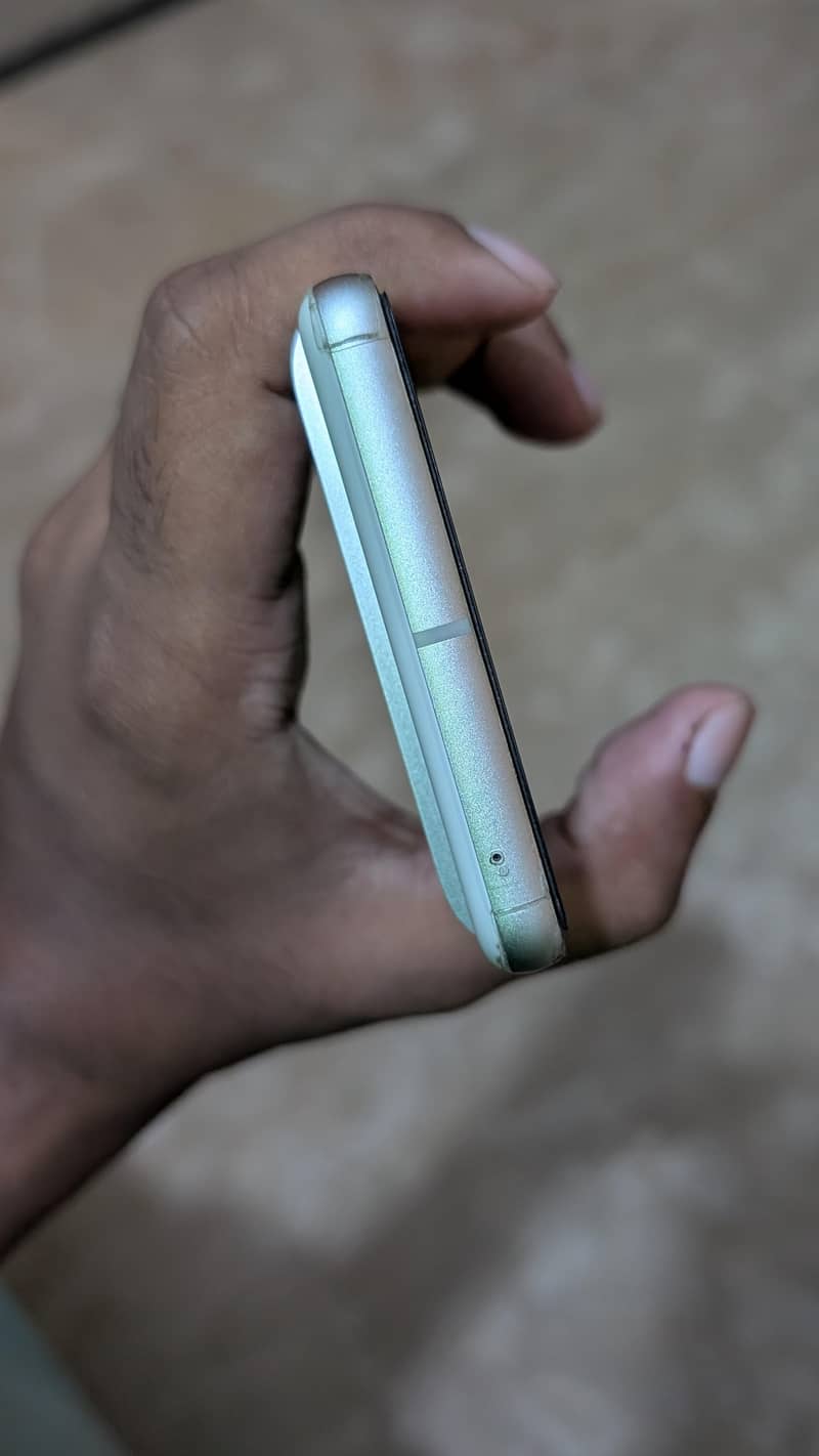 Google Pixel 7 4