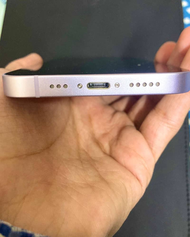 IPhone 14 3
