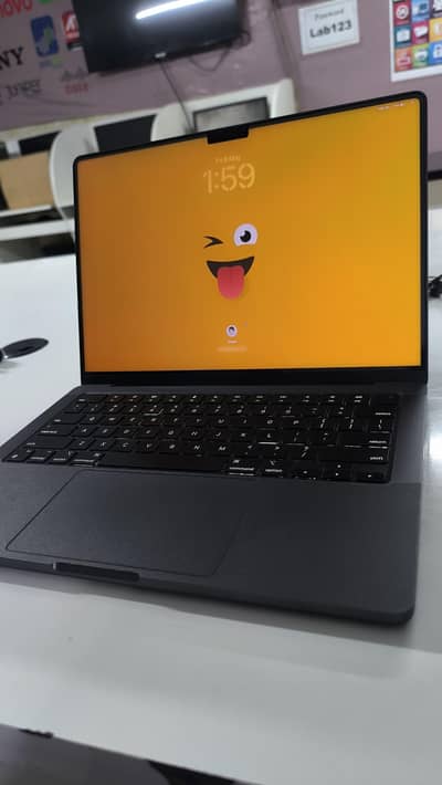 MAC Book M3 Pro
