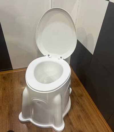 بیڈ سائیڈ کا موڈ چیئر