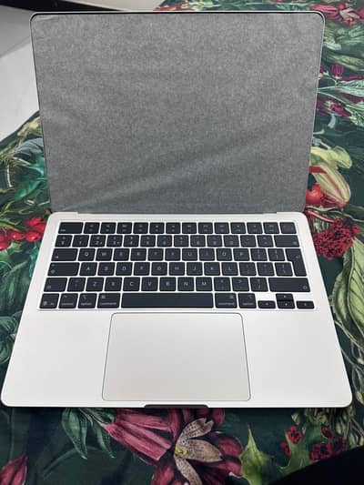 macbook air m4 13inch 16/256gb