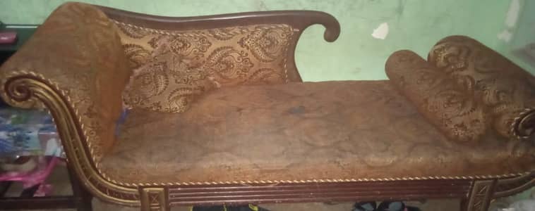 Chinioti-style wooden Deewan