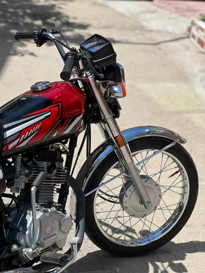 HONDA 125 2025 MODEL WITH ALL GENIUNE PARTS .