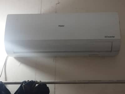 Ac 1.5 ton 2 month used only