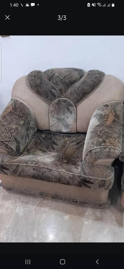 1 seater sofa made of wood